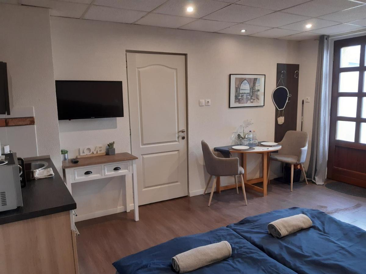 Ady Apartman タタ エクステリア 写真